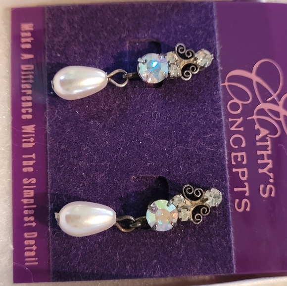 New Cathy's Concepts Pearl & Aurora Borealis earrings in box - Picture 4 of 4